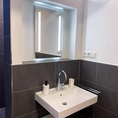 アパート Modernes Im Zentrum Inklusive Parkplatz オスナブリュック