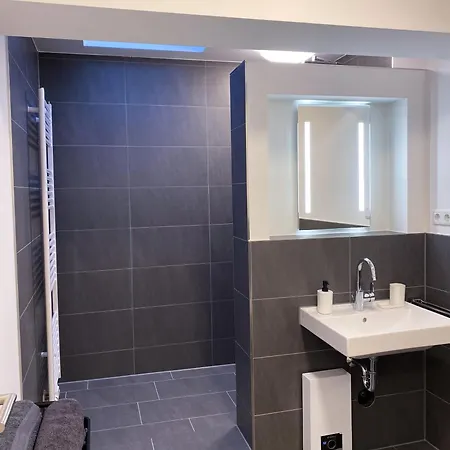 Modernes Im Zentrum Inklusive Parkplatz